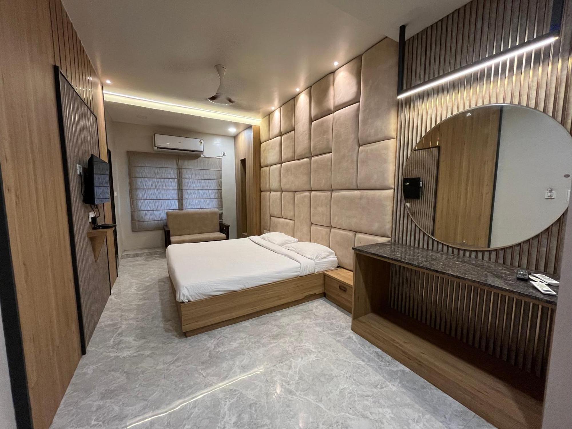 Soho House By Jayshrea Hotel Chandrapur Exterior photo