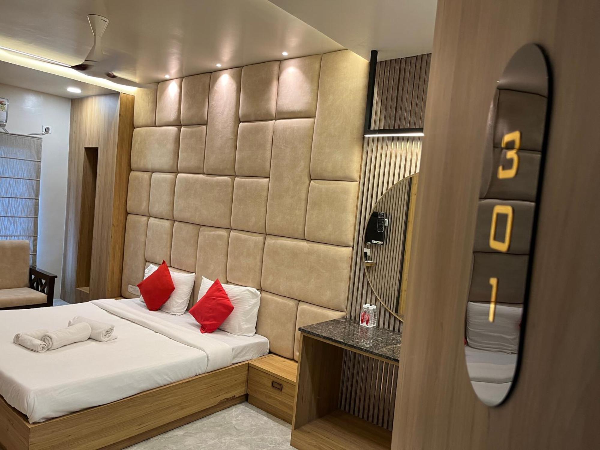 Soho House By Jayshrea Hotel Chandrapur Exterior photo