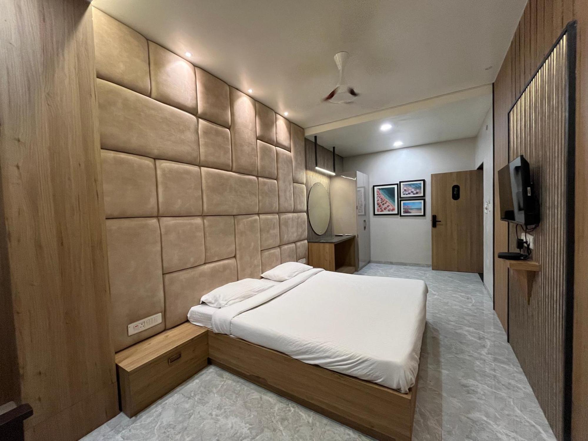 Soho House By Jayshrea Hotel Chandrapur Exterior photo